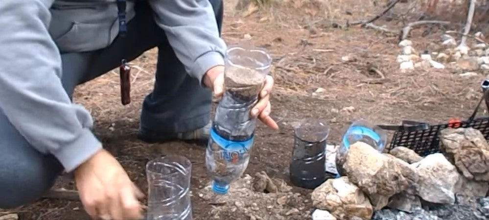 Όλοι πρέπει να το γνωρίζουν! Φίλτρο νερού από φυσικά υλικά – Πως θα κάνουμε το ακάθαρτο νερό πόσιμο για να επιβιώσουμε-Βίντεο